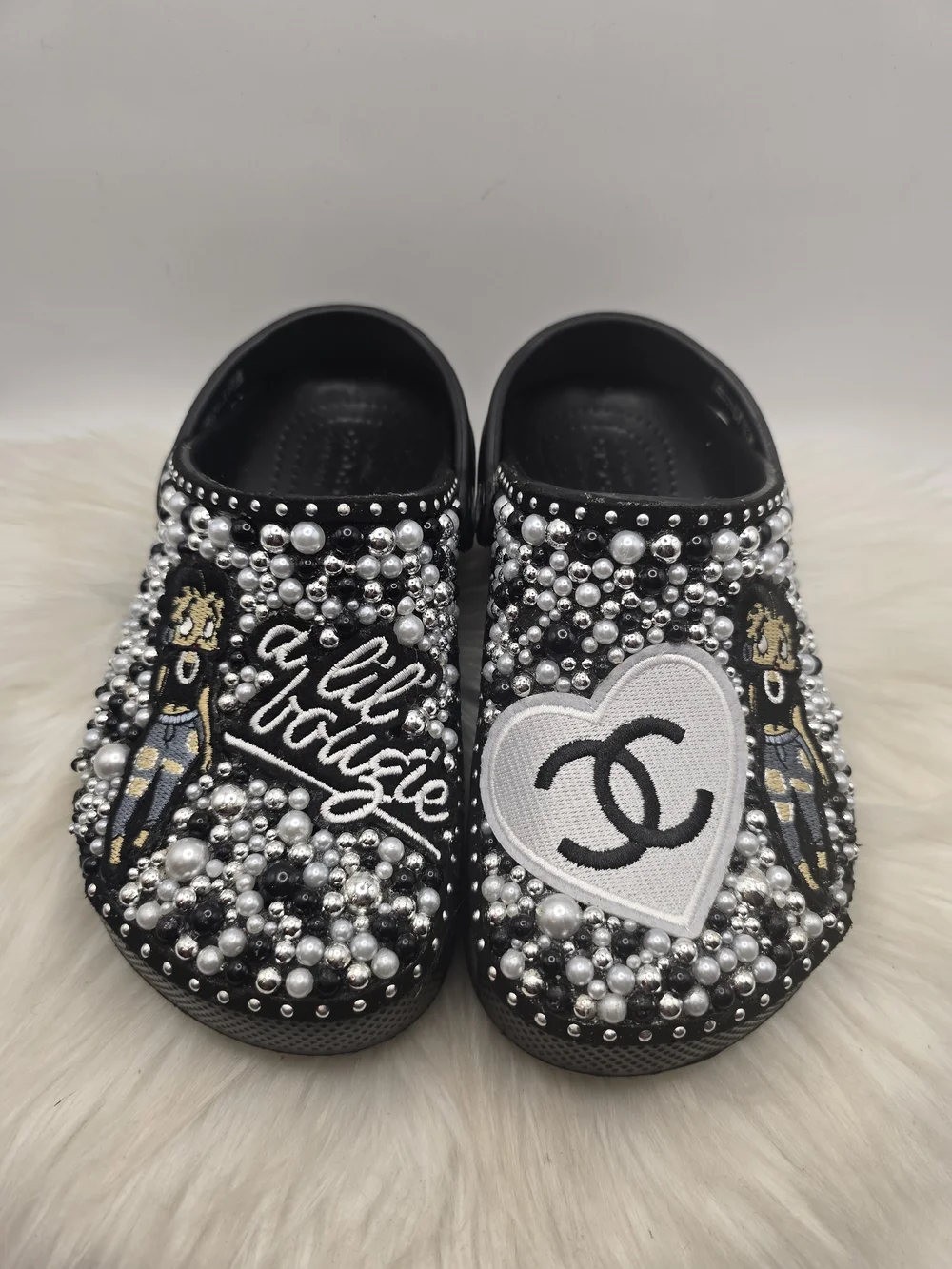 CROCS Black Kids Beaded Clogs with Pearl Embellishments